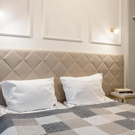 Lejlighed Close-urban Chic- Mennica - Center - For 15 Guests Warszawa