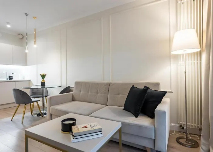 Apartman Close-urban Chic- Mennica - Center - For 15 Guests Varsó