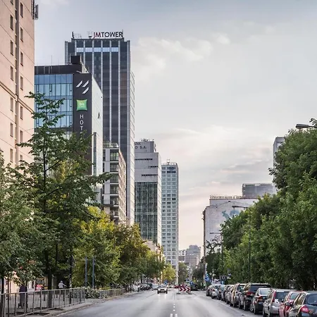 Close-urban Chic- Mennica - Center - For 15 Guests شقة