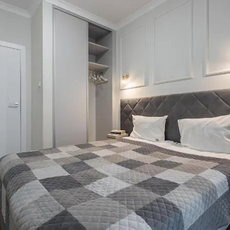 Close-urban Chic- Mennica - Center - For 15 Guests *