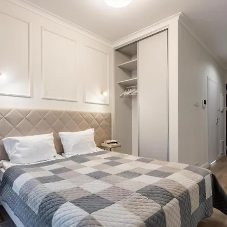 Close-urban Chic- Mennica - Center - For 15 Guests * Warsaw